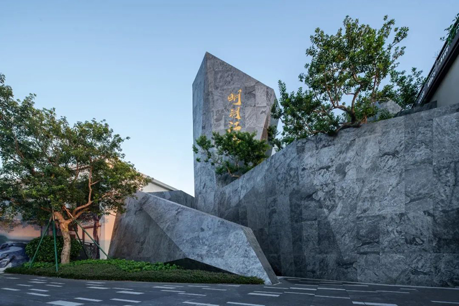 Sandstone Bed — façade application